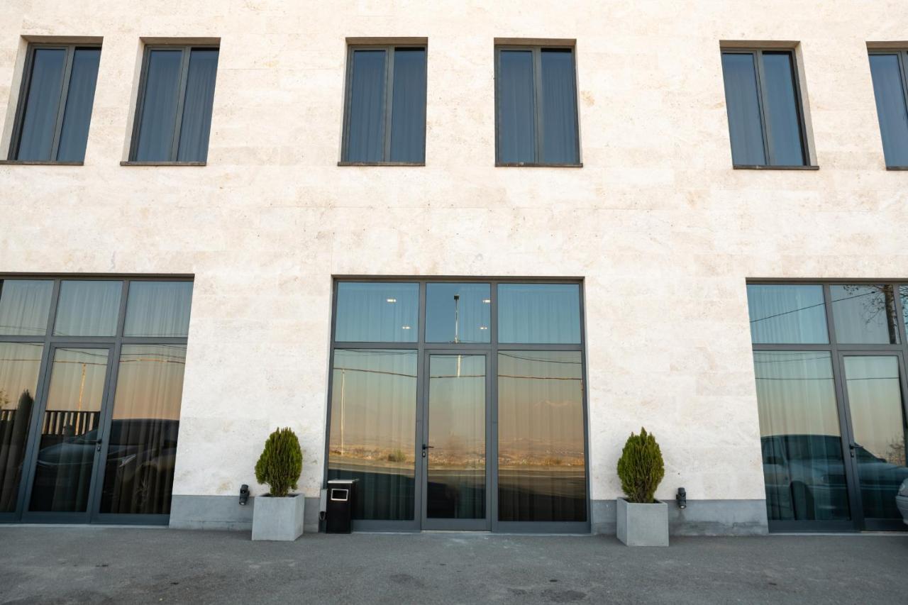 B H Y Guesthouse In Yerevan Exterior photo
